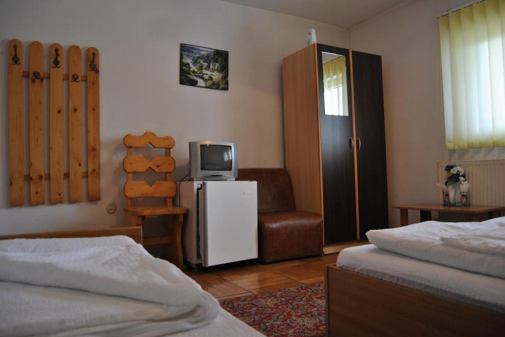Cabana Popasul Haiducilor Petroşani Esterno foto